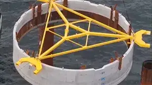 Instalación en obra de estructuras de acero para proyecto de desalinización de agua de mar
