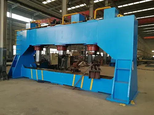 Prensa hidráulica de 900 T