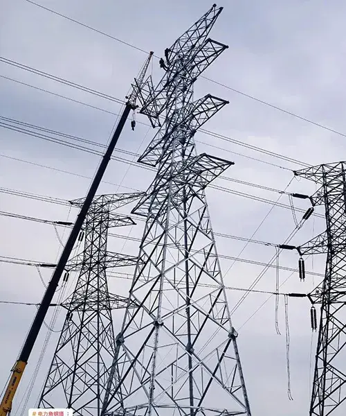 Torre angular de transmisión eléctrica